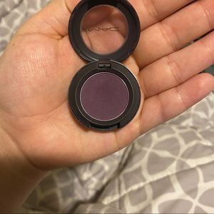 MAC Matte Purple Single Eyeshadow (Fig)